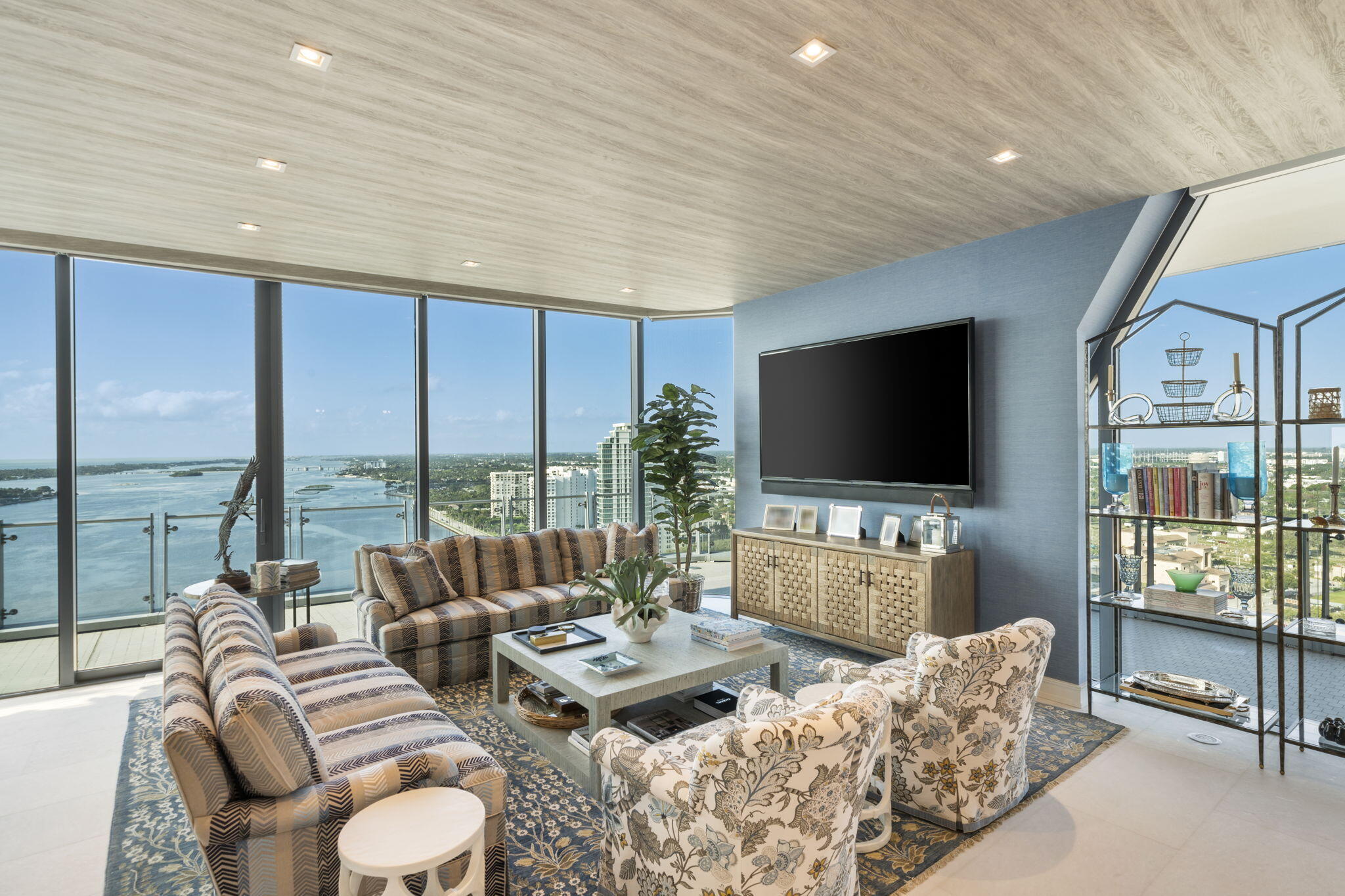 BRISTOL CONDO - Residential