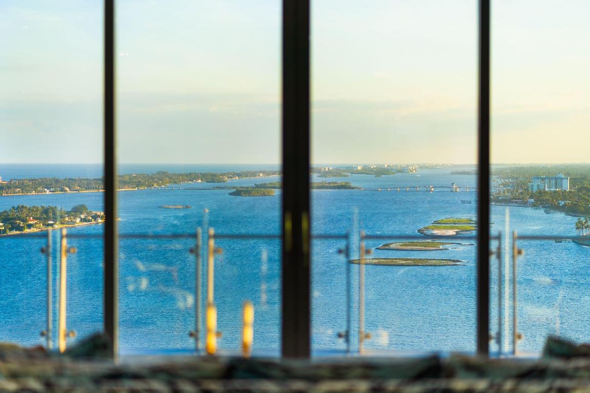 BRISTOL CONDO - Residential