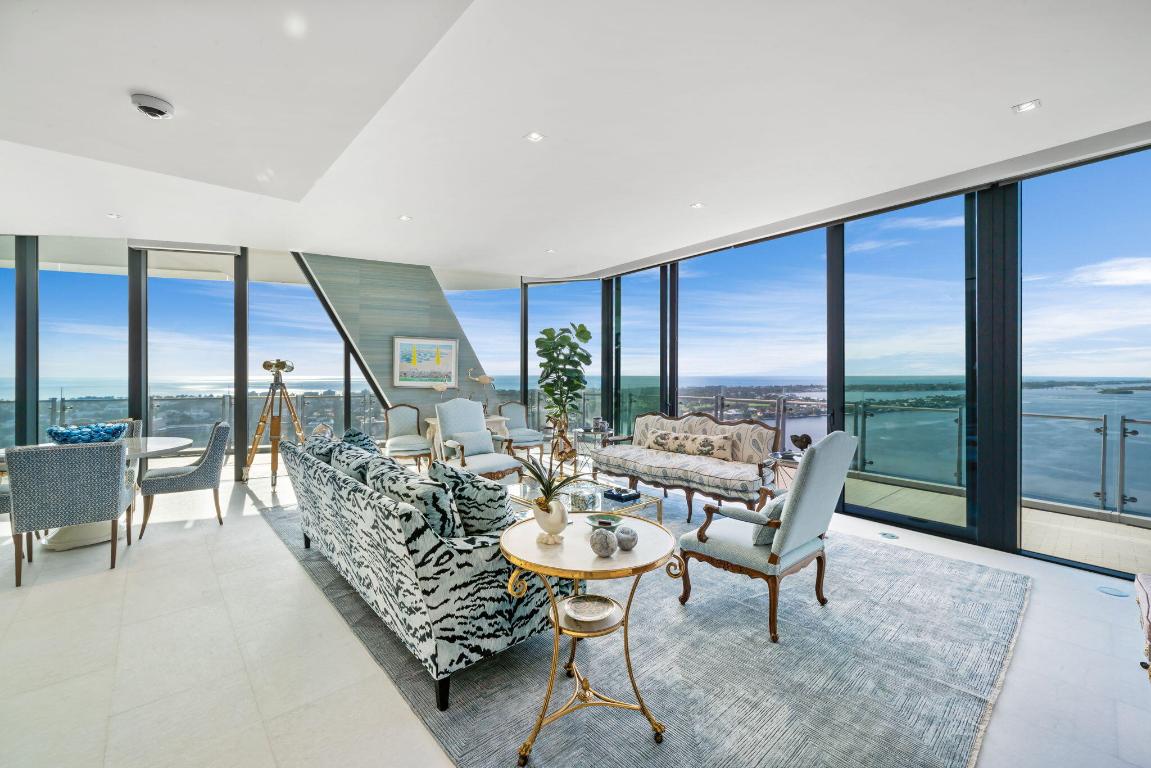 BRISTOL CONDO - Residential