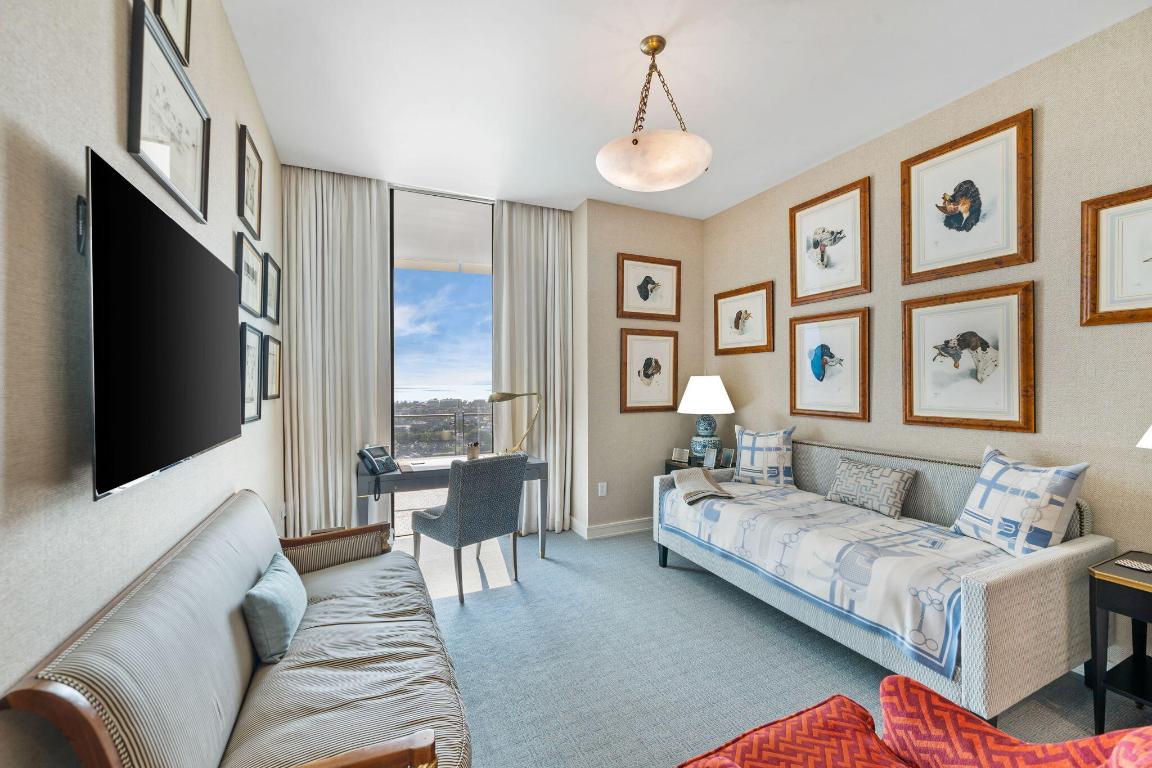 BRISTOL CONDO - Residential