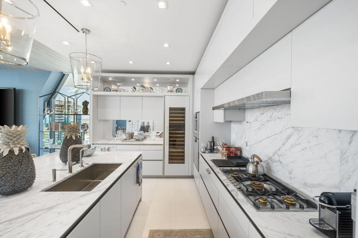 BRISTOL CONDO - Residential