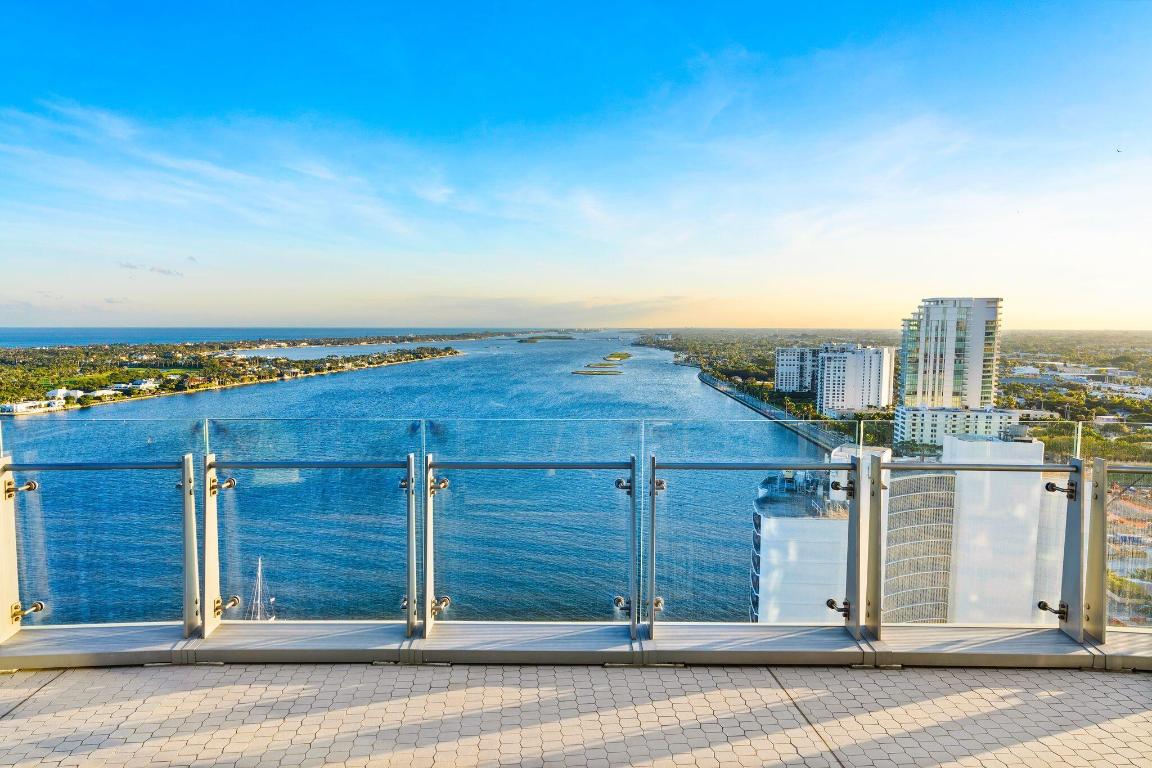 BRISTOL CONDO - Residential