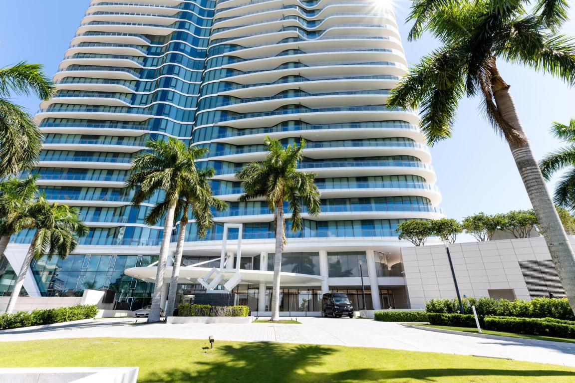 BRISTOL CONDO - Residential