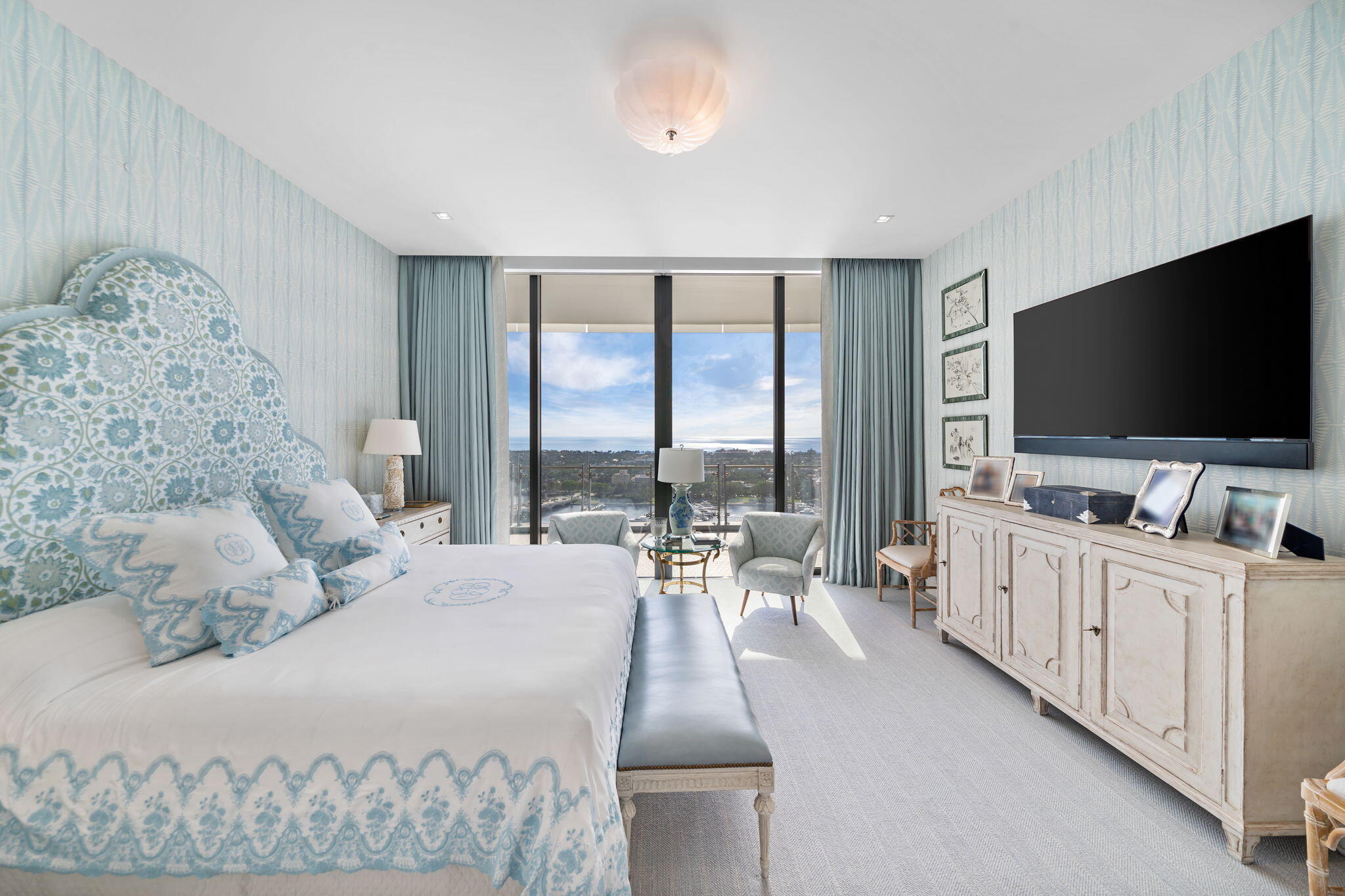 BRISTOL CONDO - Residential