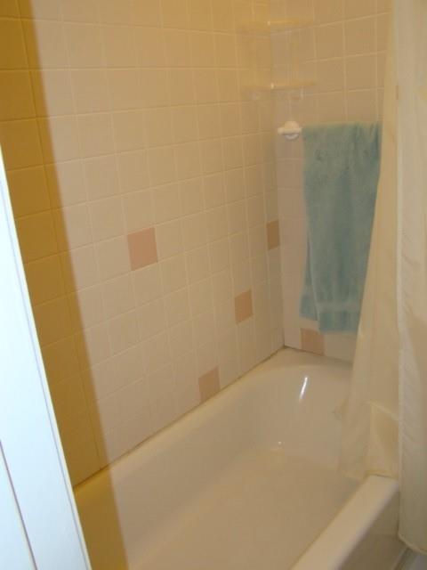 Spanish Oaks Condo - Residential Lease