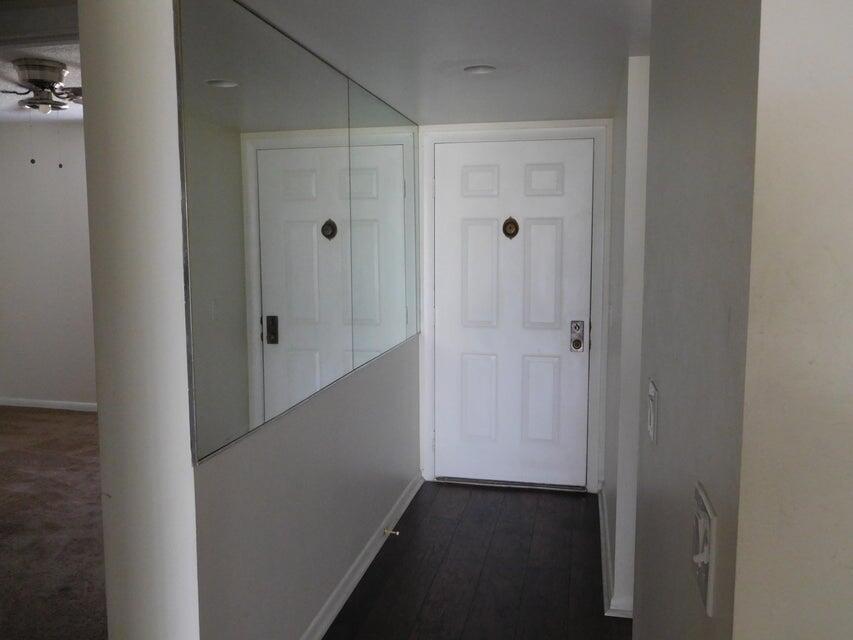 2561 Village Boulevard 306, West Palm Beach, FL, 33409/$210,000 1 2561 Village Boulevard 306