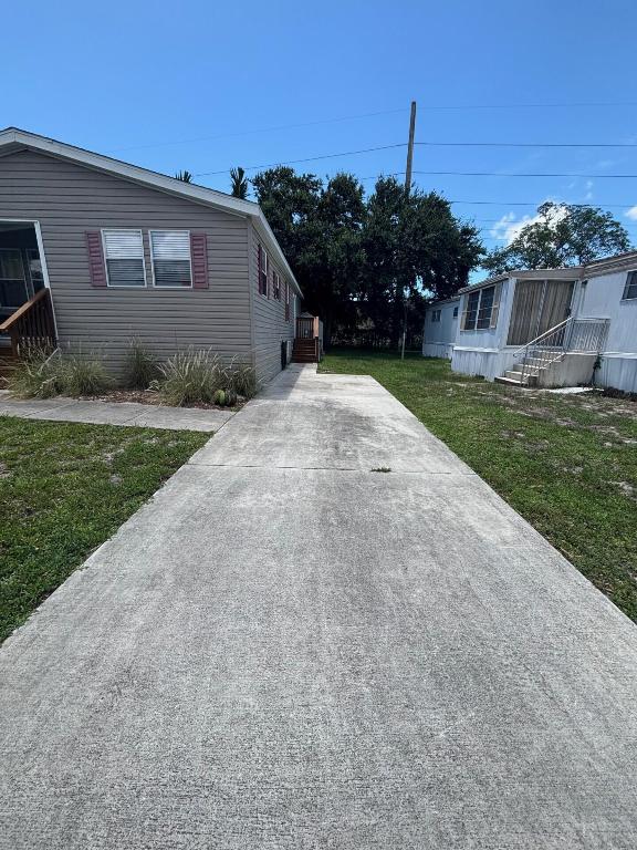 COUNTRY KNOLLS - Residential