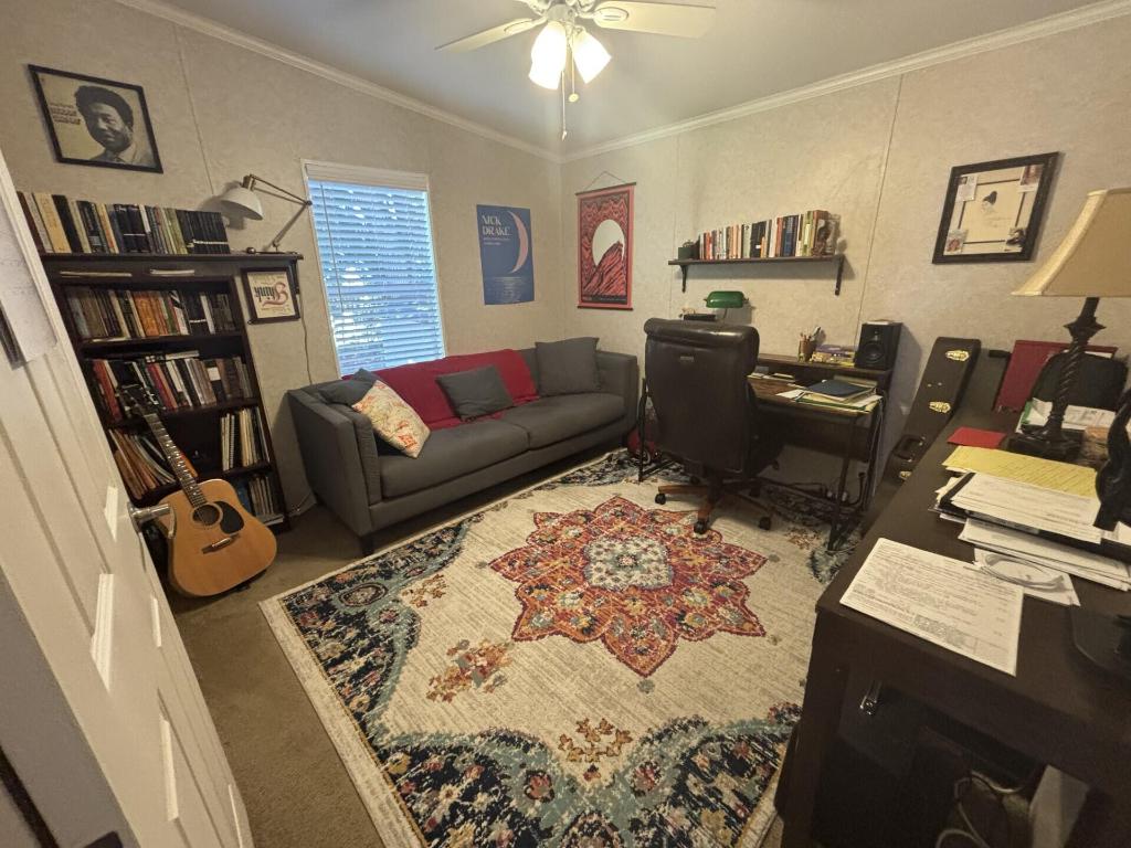 COUNTRY KNOLLS - Residential