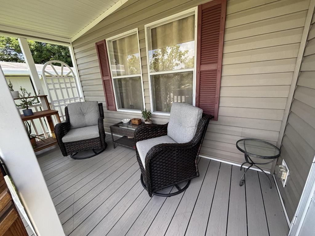 COUNTRY KNOLLS - Residential