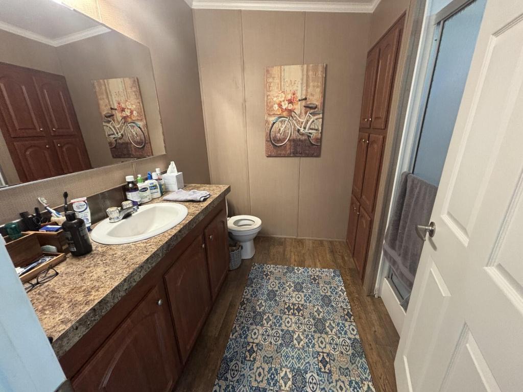 COUNTRY KNOLLS - Residential