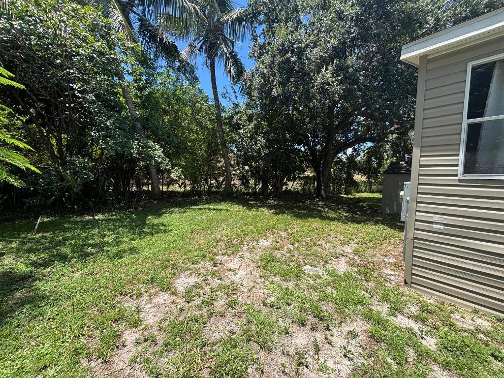 COUNTRY KNOLLS - Residential