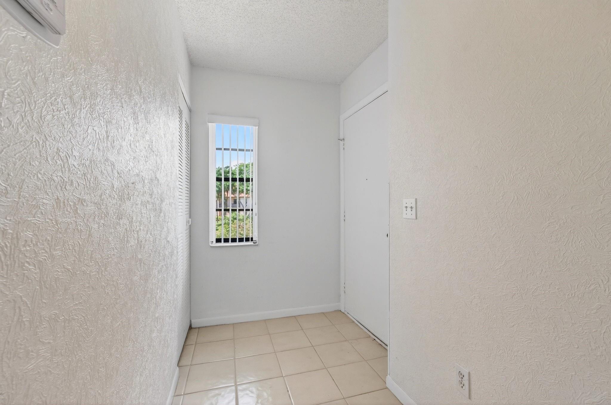 9283 Vista Del Lago 37-J