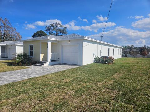 3868 SE Grant Street Stuart FL 34997
