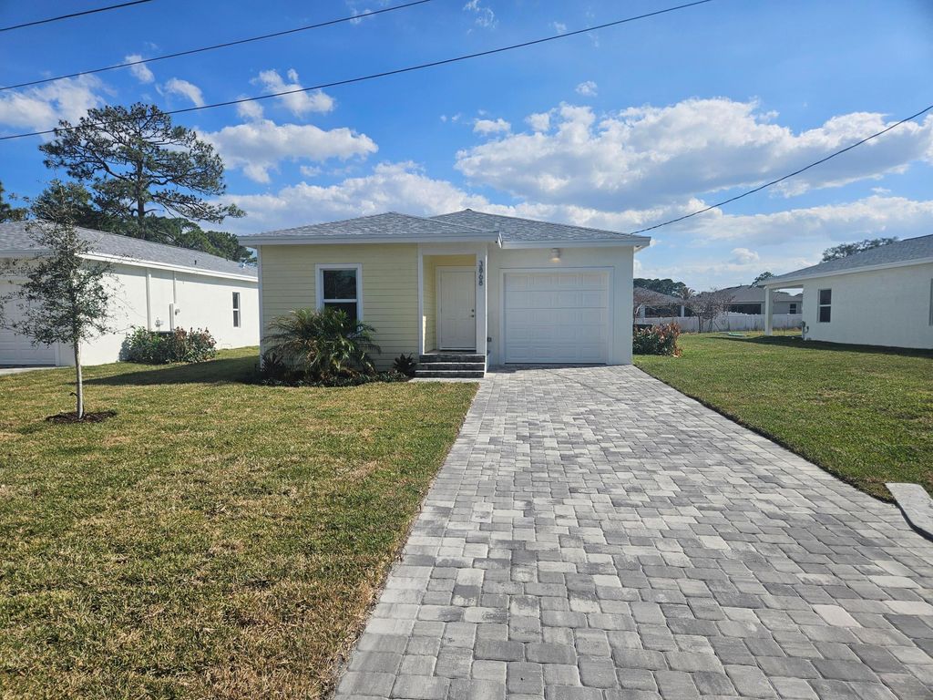 Photo of 3868 SE Grant Street, Stuart, FL 34997 (MLS # R11165695)