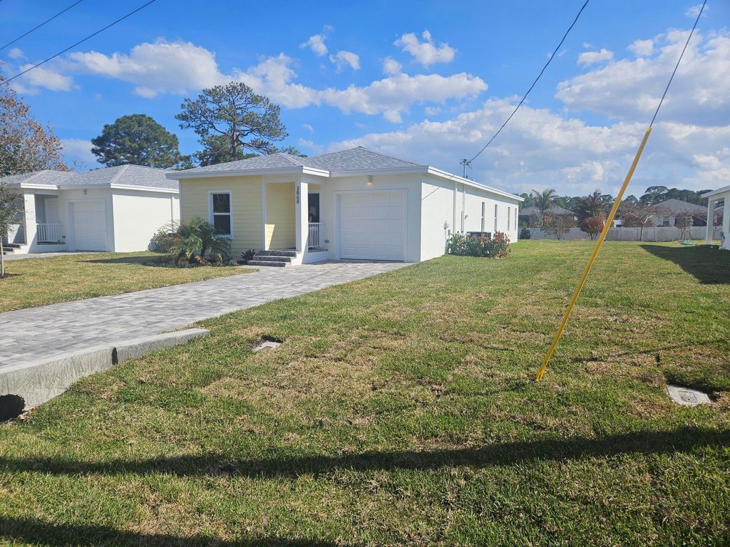 Photo of 3868 SE Grant Street, Stuart, FL 34997 (MLS # R11165695)