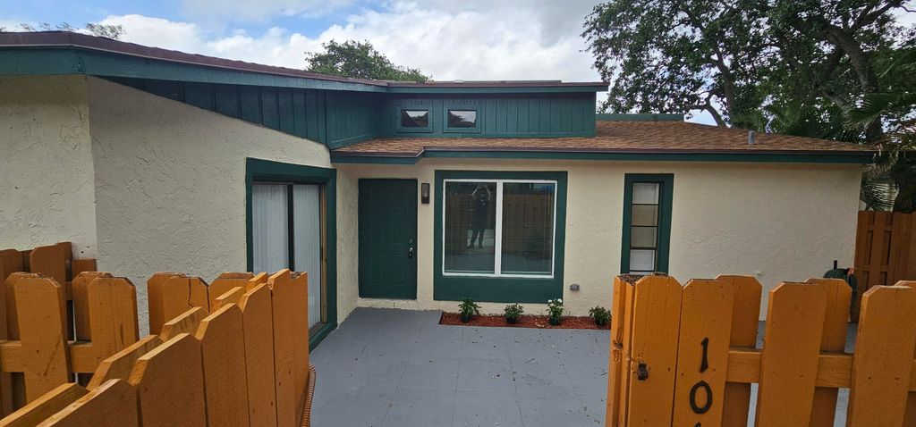 Photo of 1016 Manor Drive #5c, Palm Springs, FL 33461 (MLS # B26025389)