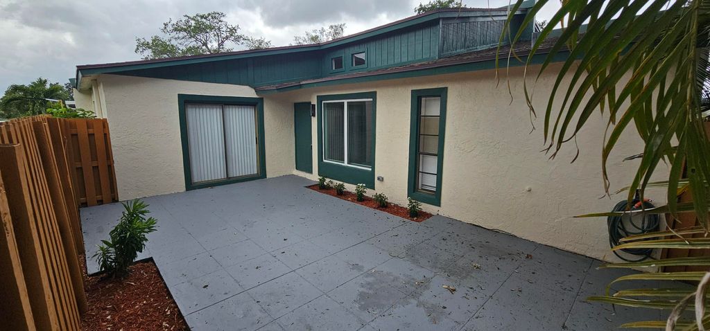 Photo of 1016 Manor Drive #5c, Palm Springs, FL 33461 (MLS # B26025389)