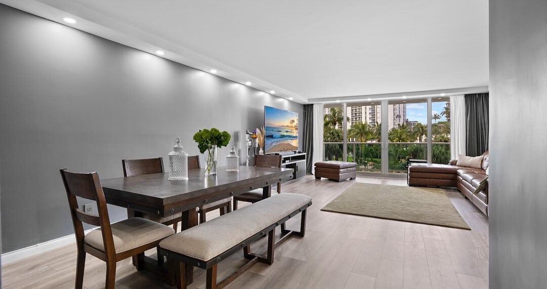 100 Bayview Drive 215, Sunny Isles Beach, FL, 33160/$595,000 3 100 Bayview Drive 215