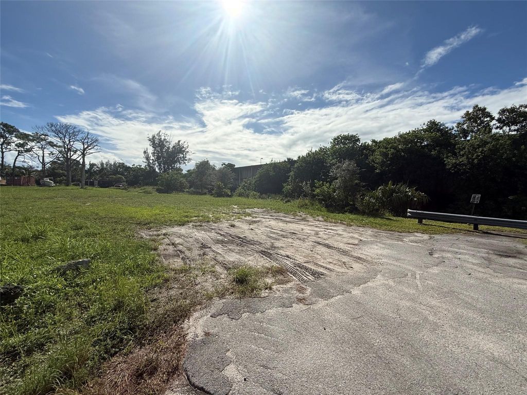 Photo of 5740 NW 72 Way, Parkland, FL 33067 (MLS # F10529135)