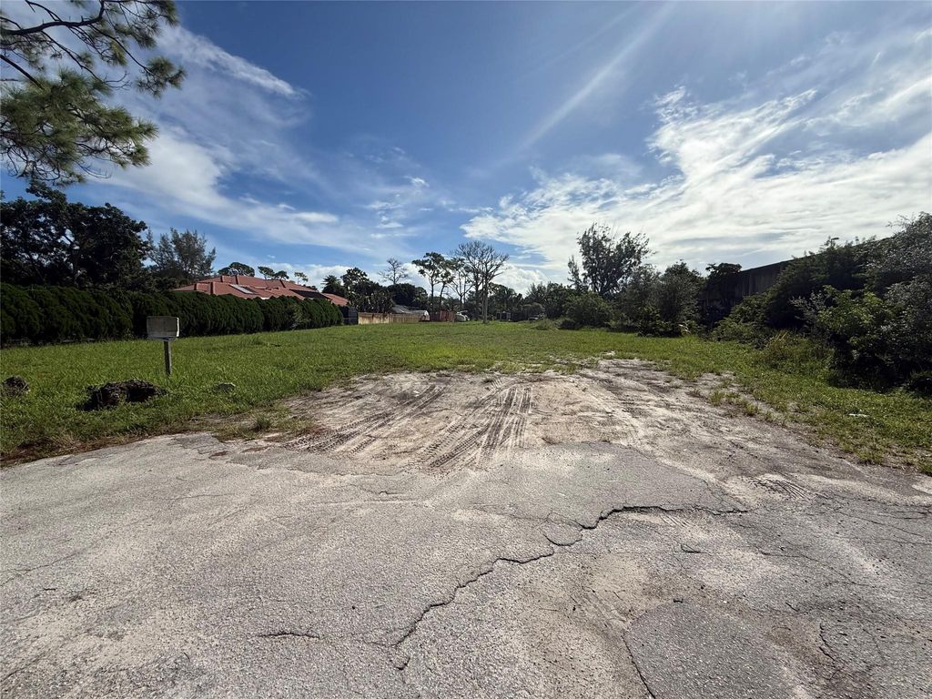 Photo of 5740 NW 72 Way, Parkland, FL 33067 (MLS # F10529135)