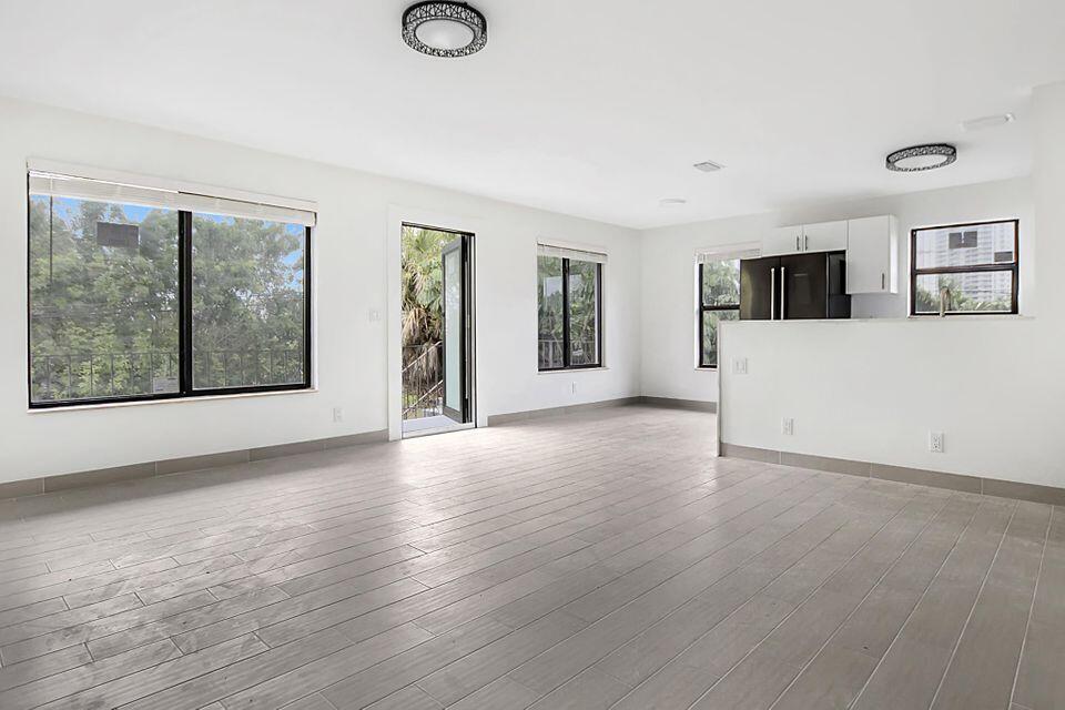 PALM BEACH SHORES - Residential Income