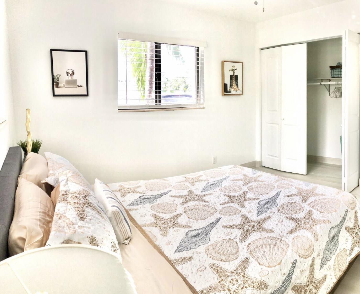 PALM BEACH SHORES - Residential Income