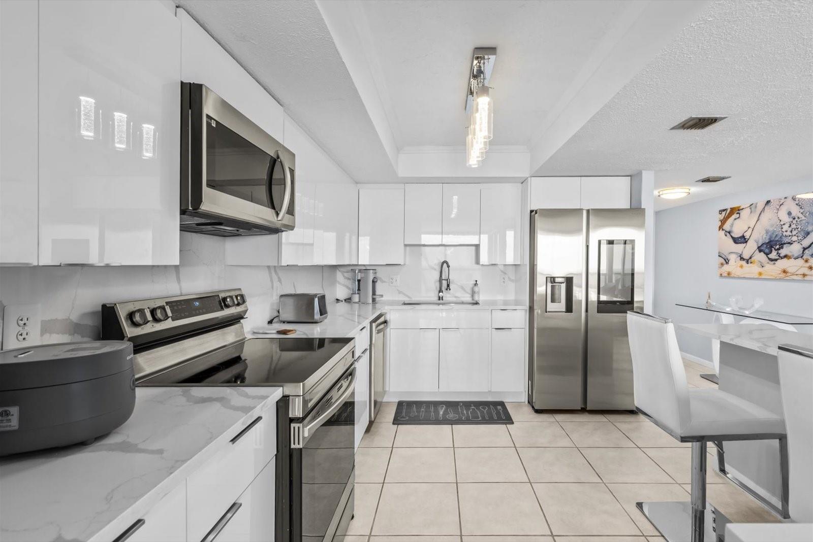 HUTCHINSON ISLAND CLUB - Residential