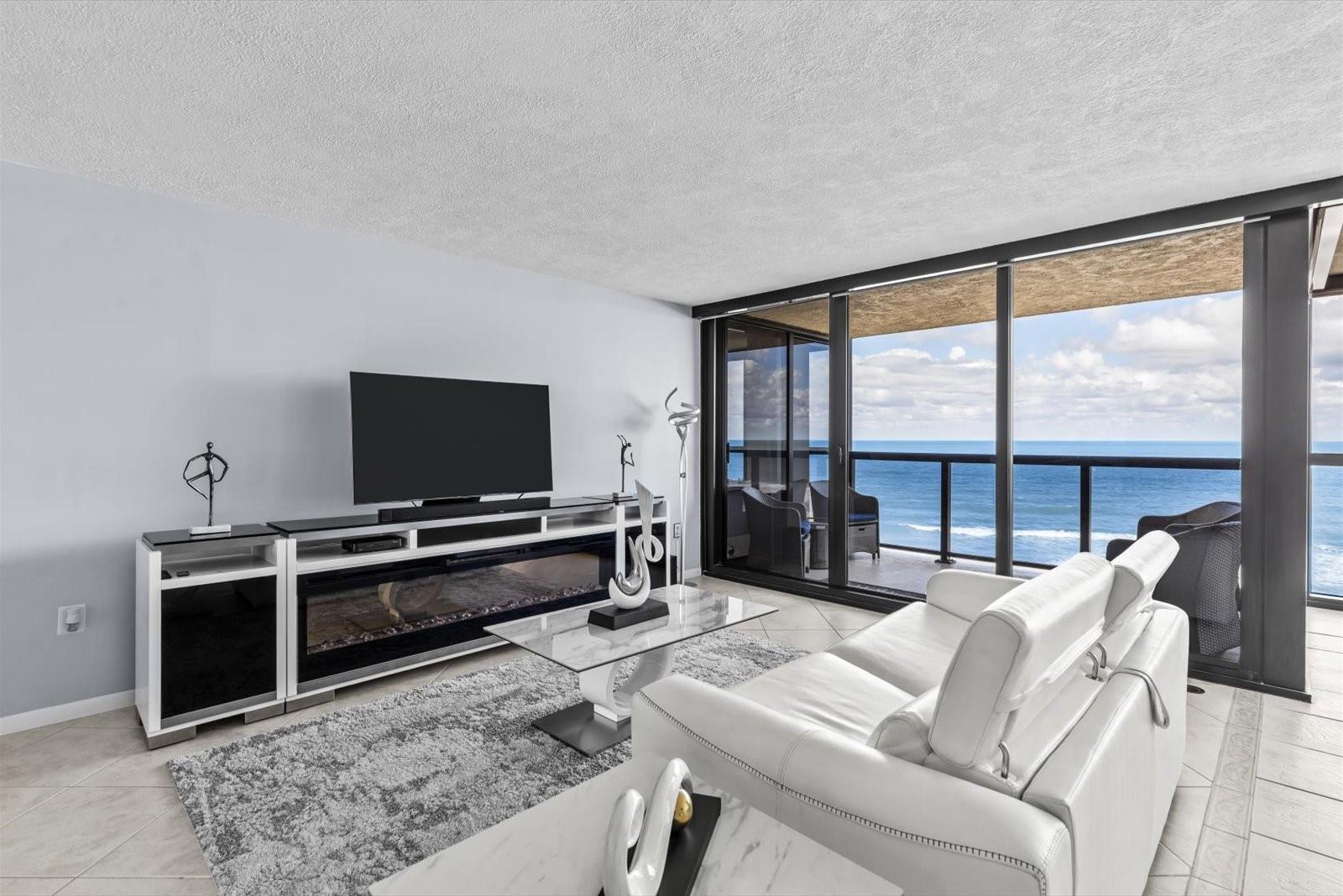 HUTCHINSON ISLAND CLUB - Residential