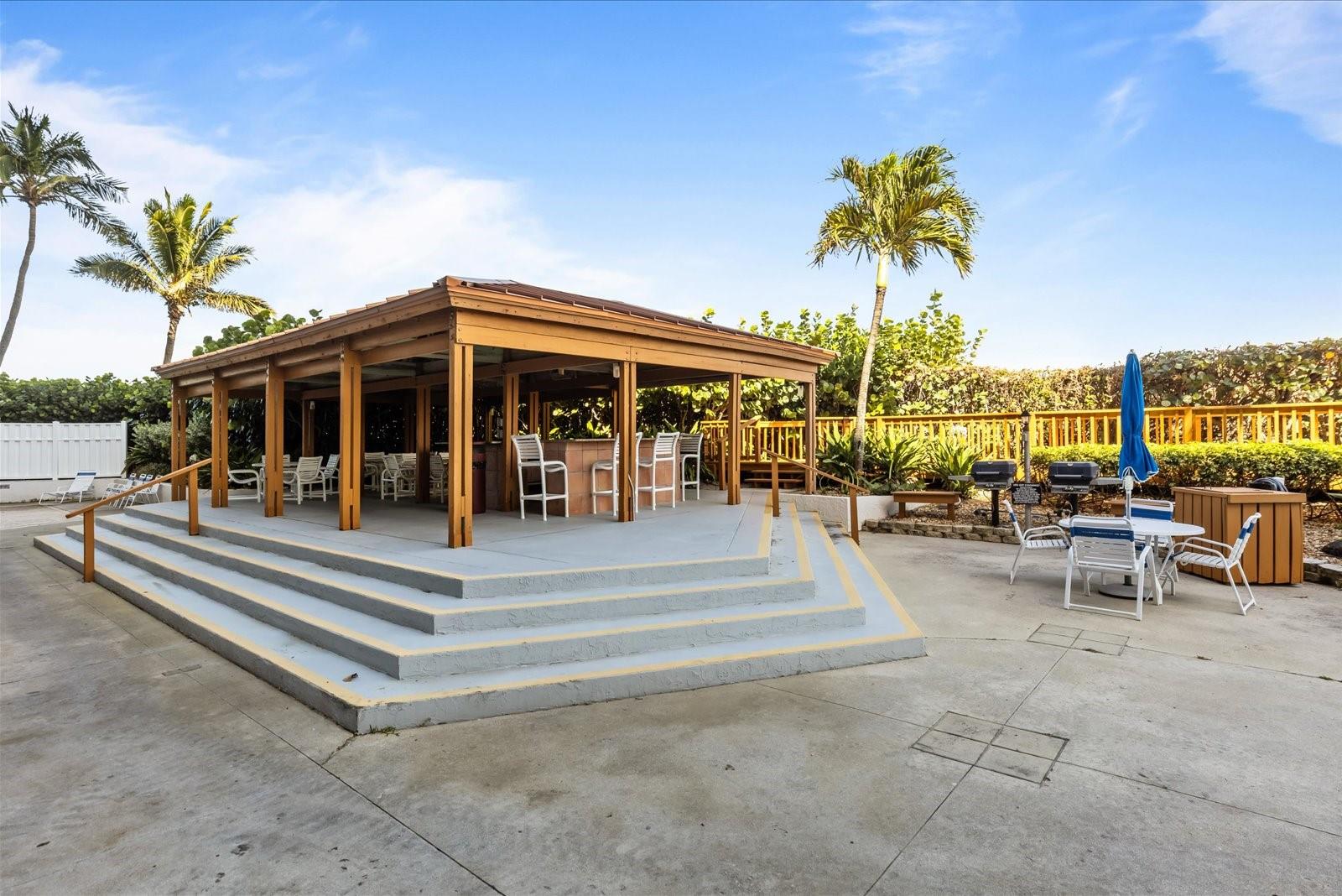 HUTCHINSON ISLAND CLUB - Residential