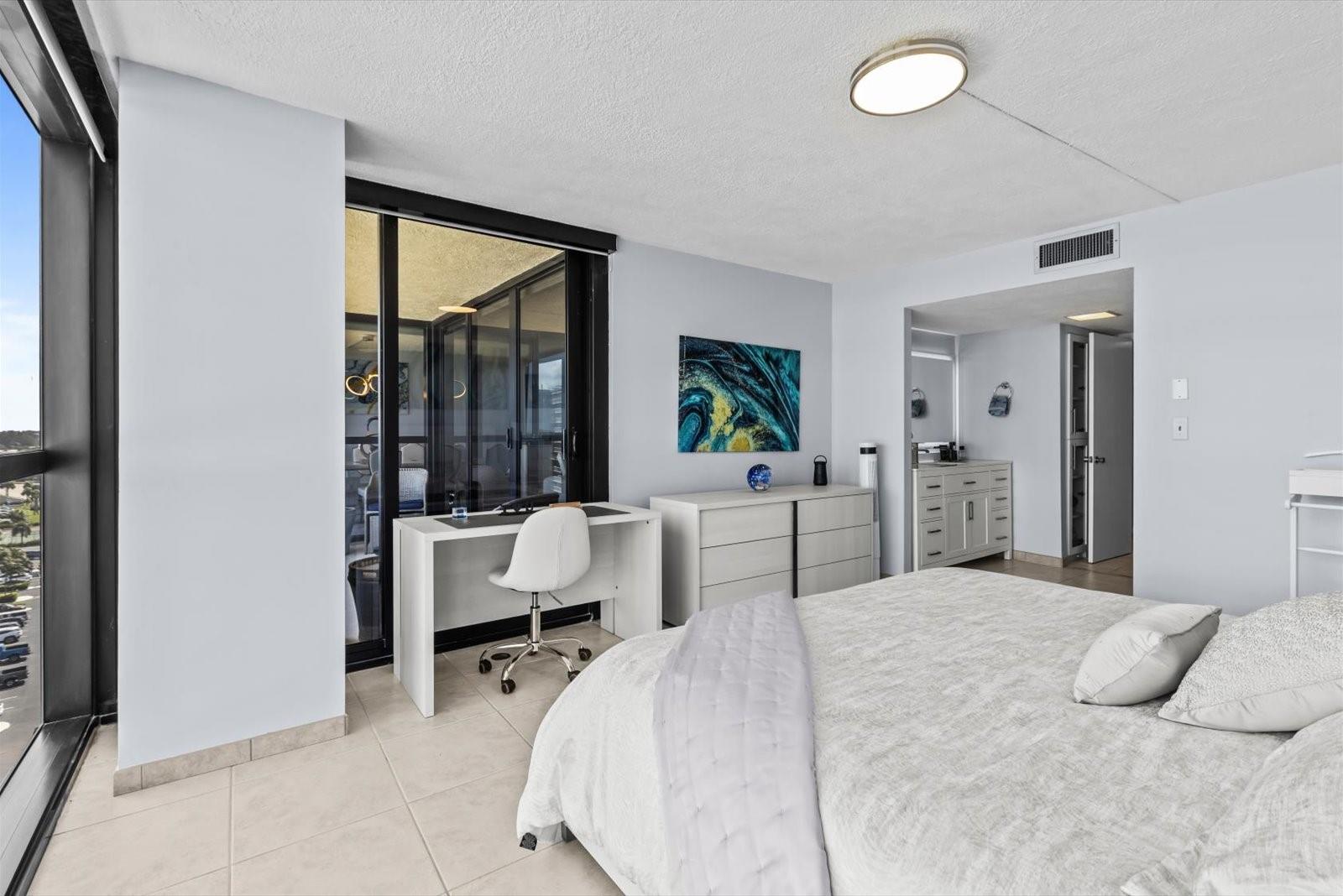 HUTCHINSON ISLAND CLUB - Residential