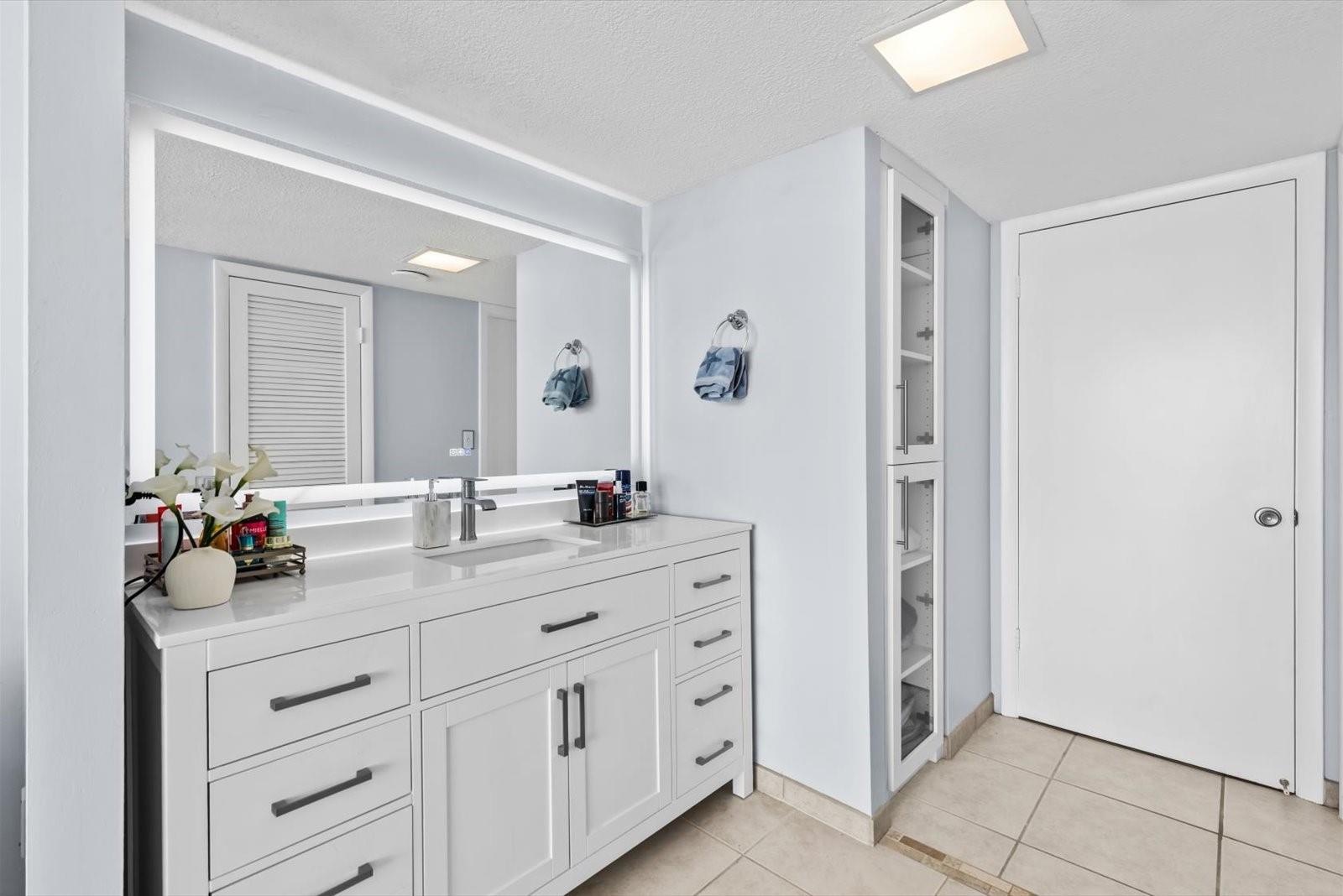 HUTCHINSON ISLAND CLUB - Residential