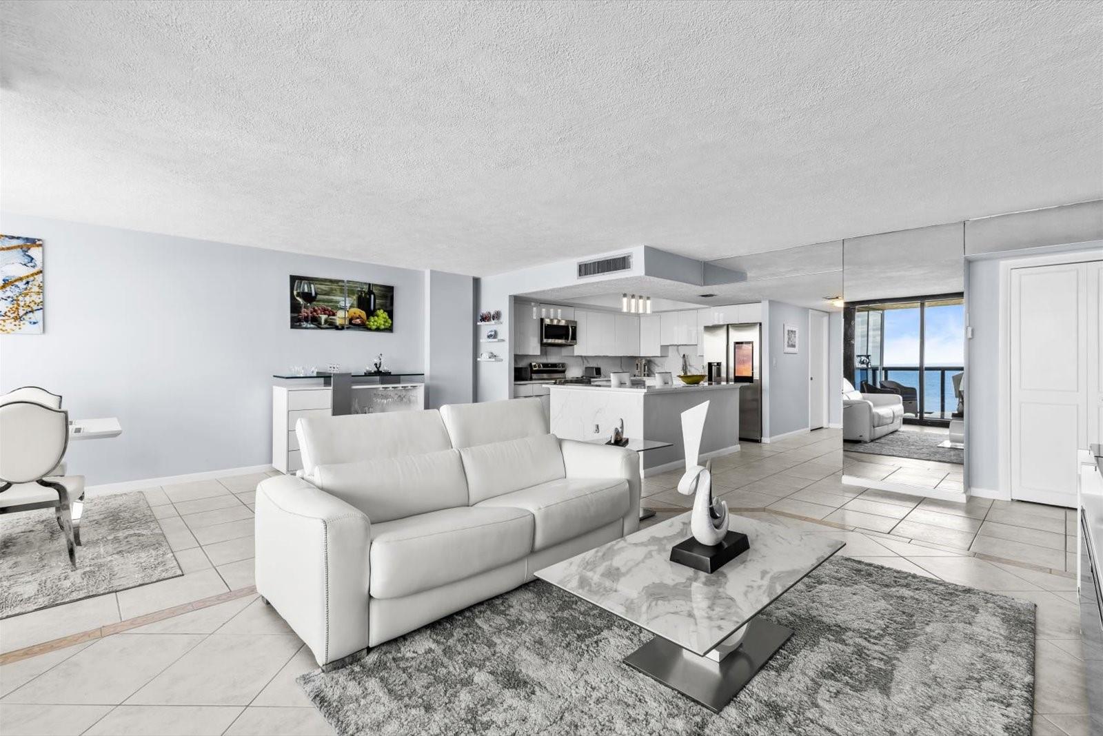 HUTCHINSON ISLAND CLUB - Residential