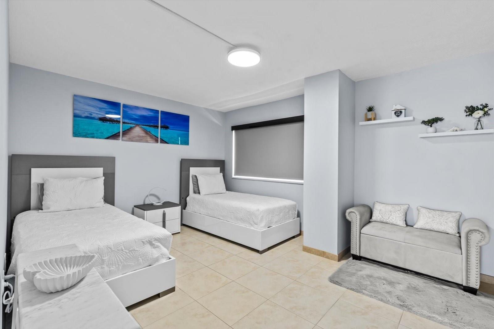 HUTCHINSON ISLAND CLUB - Residential