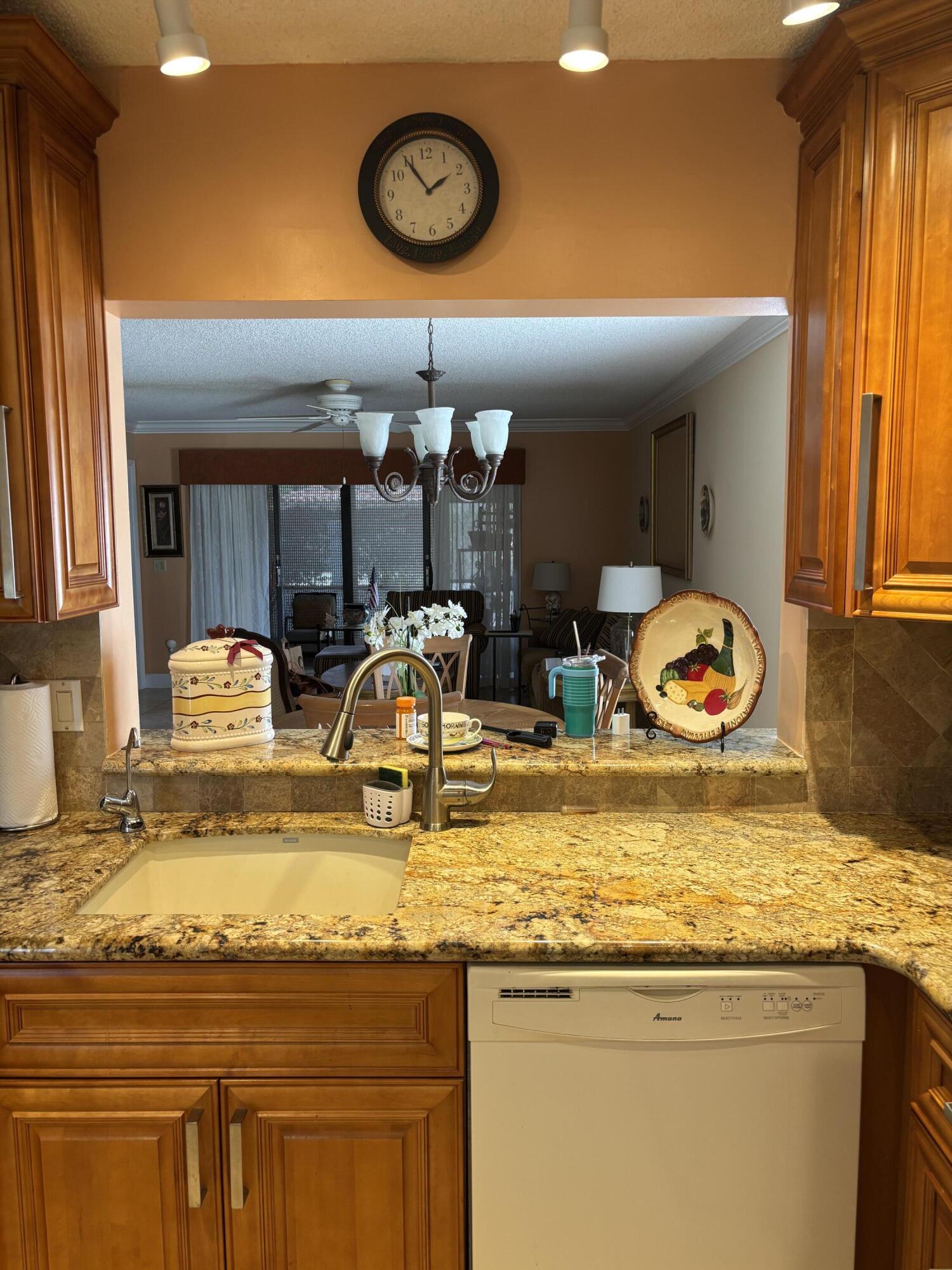 PELICAN POINTE CONDO - Residential