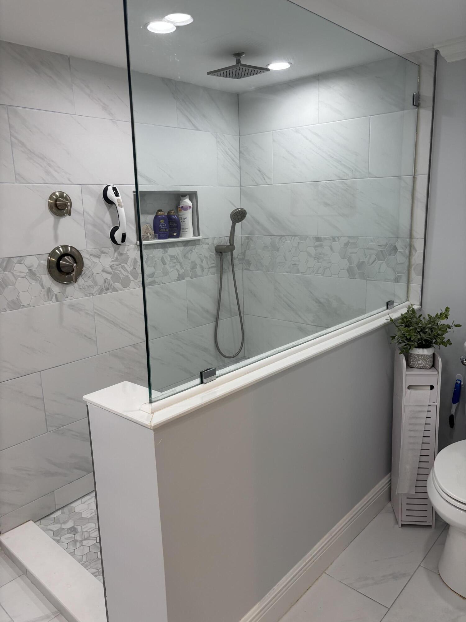 PELICAN POINTE CONDO - Residential