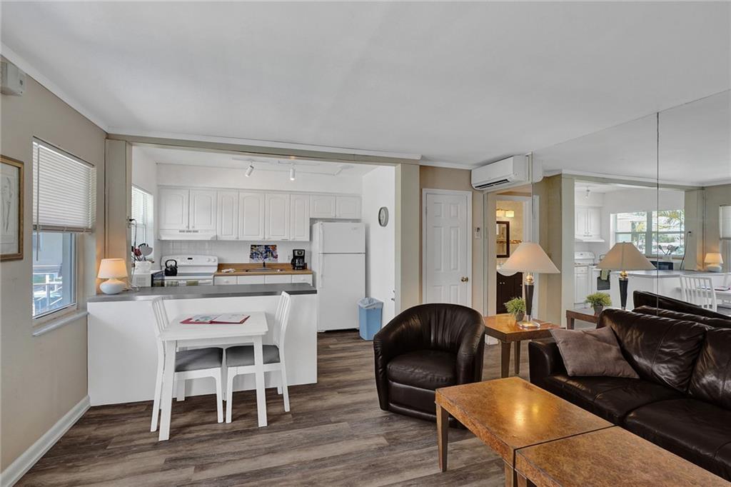 Holiday Isle Yacht Club - Residential