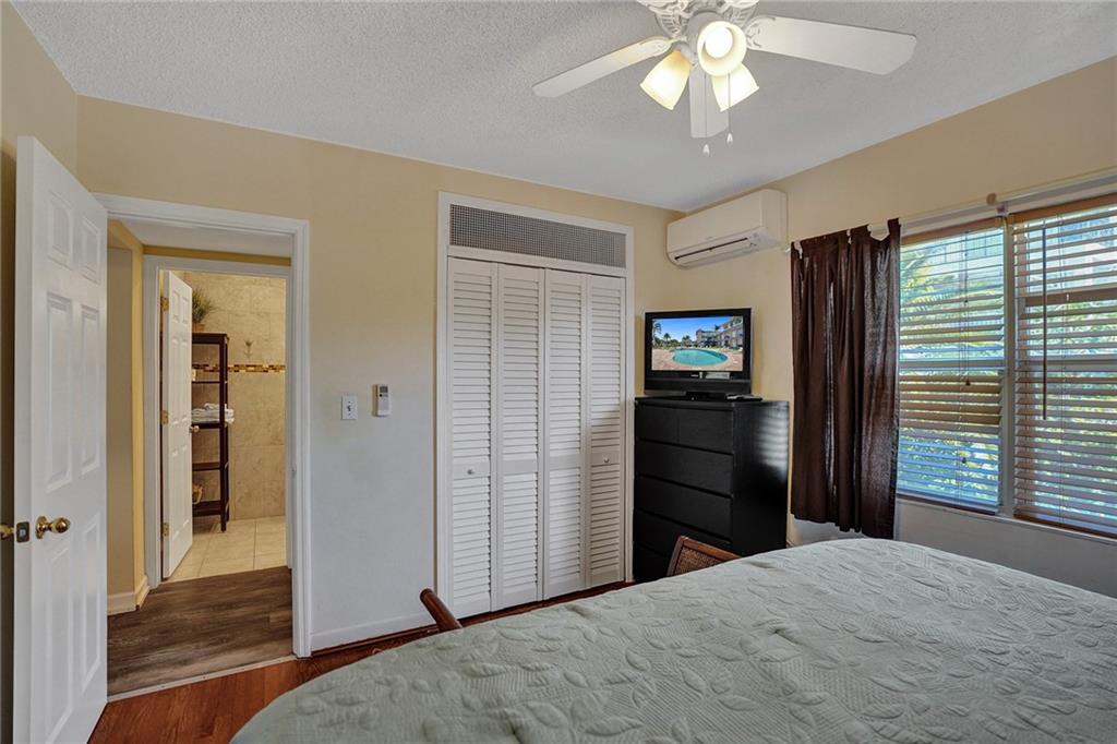 Holiday Isle Yacht Club - Residential