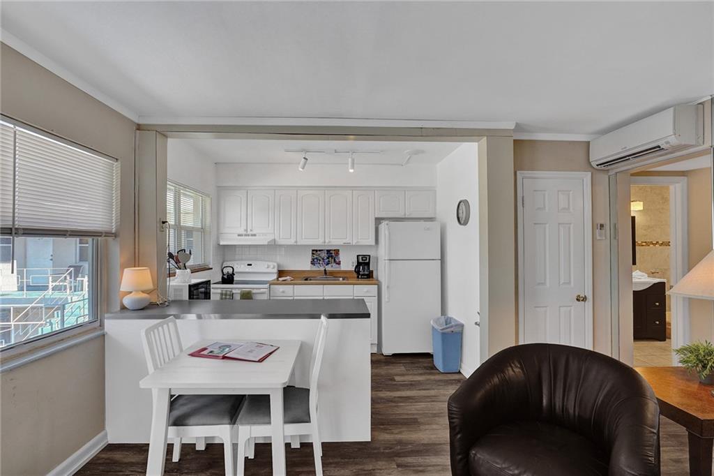 Holiday Isle Yacht Club - Residential