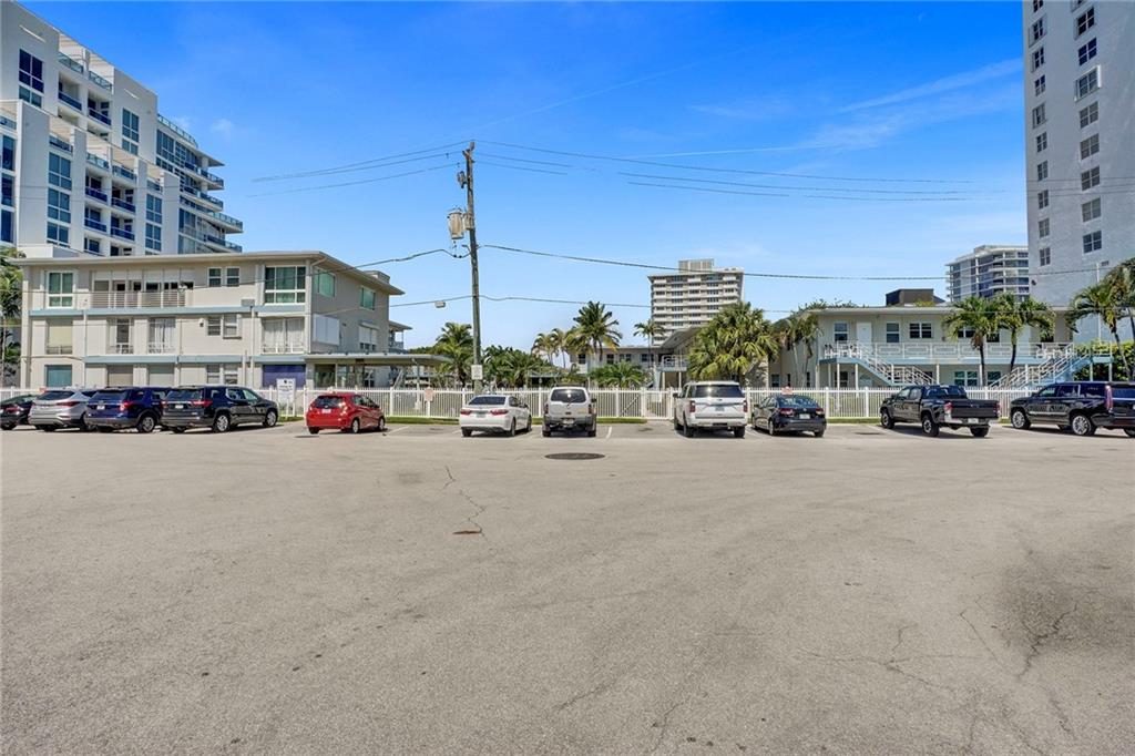 Holiday Isle Yacht Club - Residential