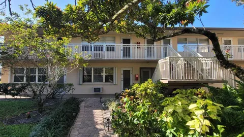 319 Chatham P, West Palm Beach, FL MLS: R11073803