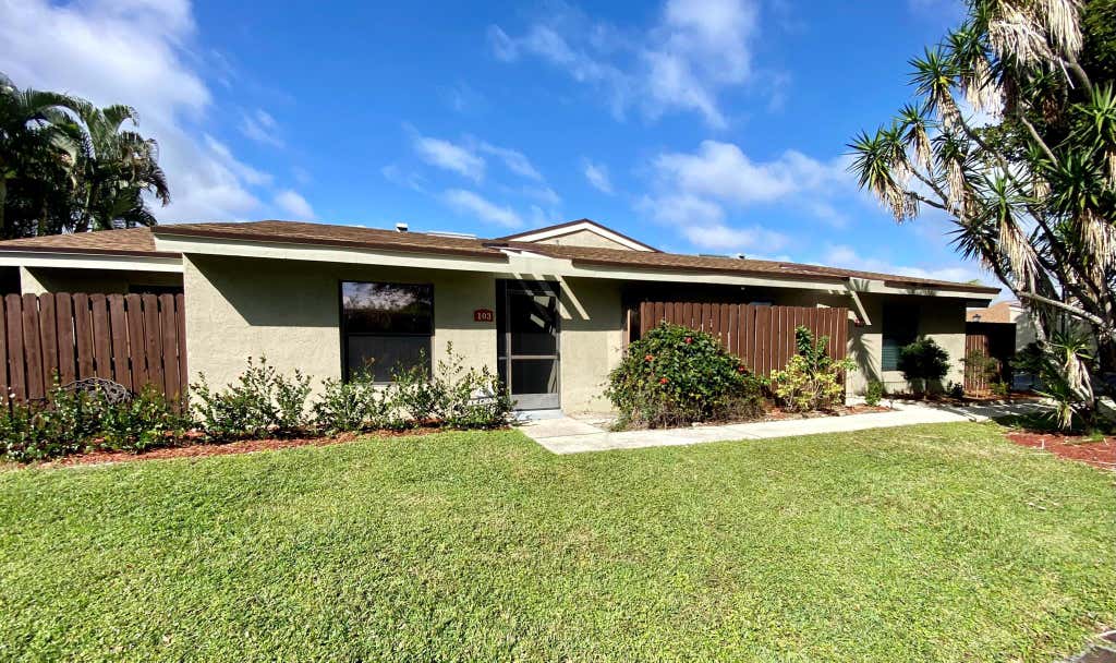 Photo of 103 Meadows Drive, Boynton Beach, FL 33436 (MLS # R10957428)