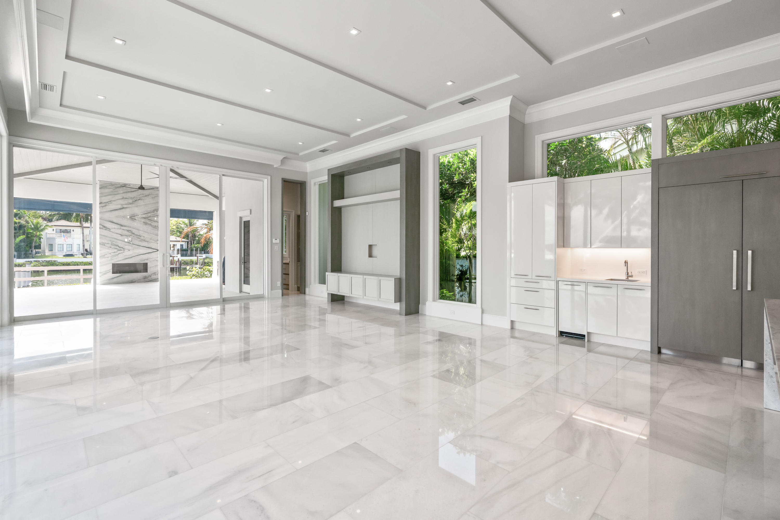 ADMIRALS COVE - Residential