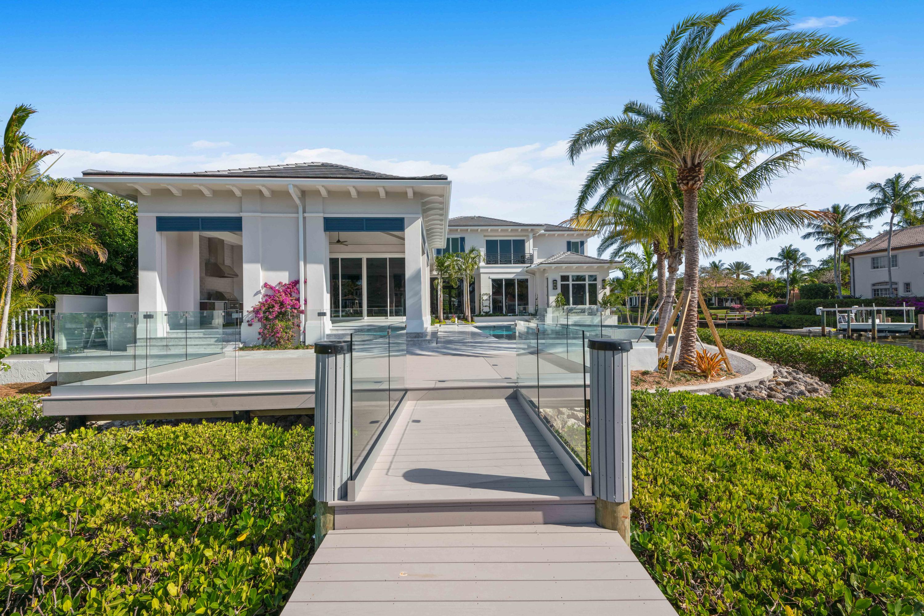 ADMIRALS COVE - Residential