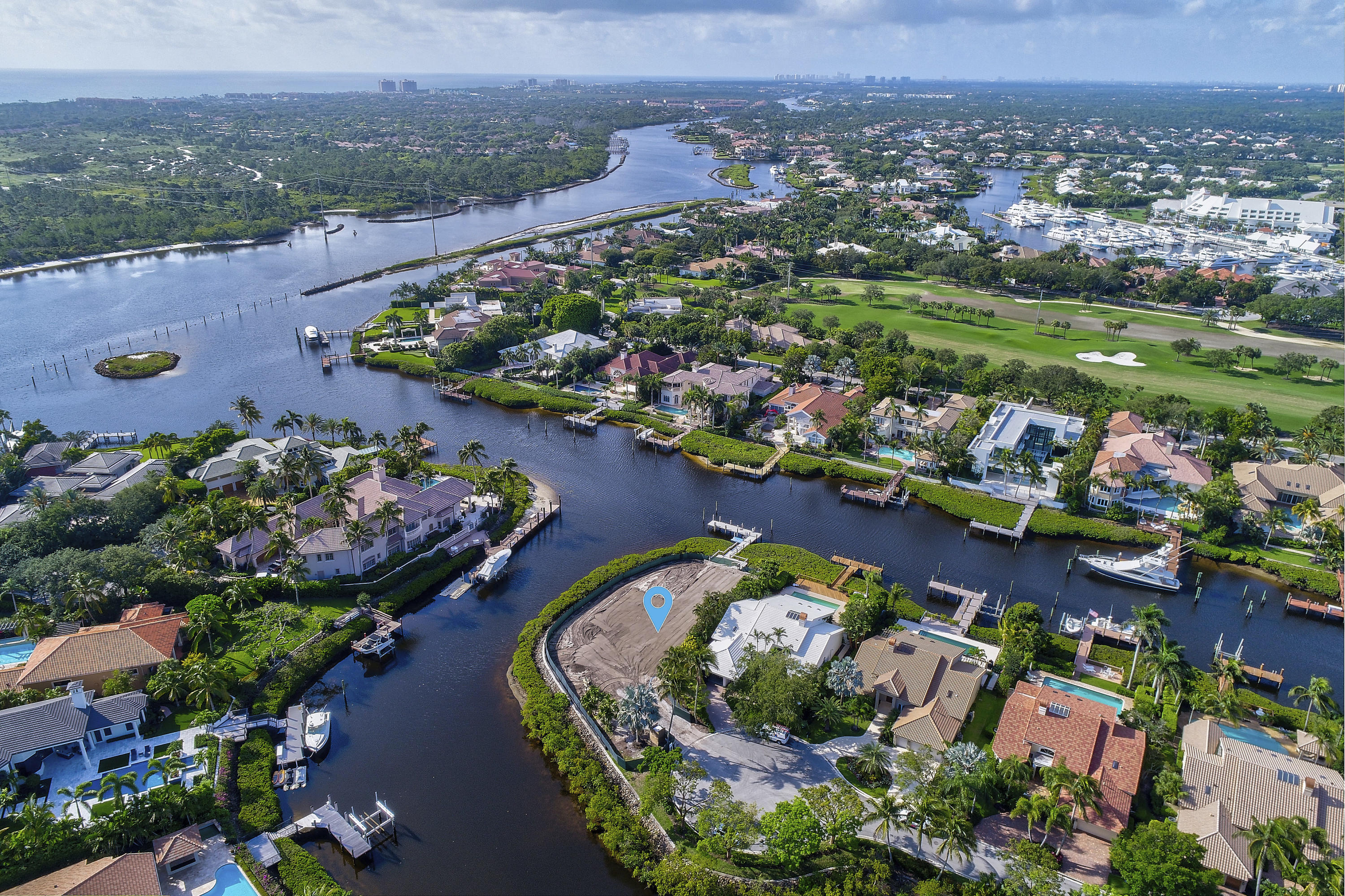 ADMIRALS COVE - Residential