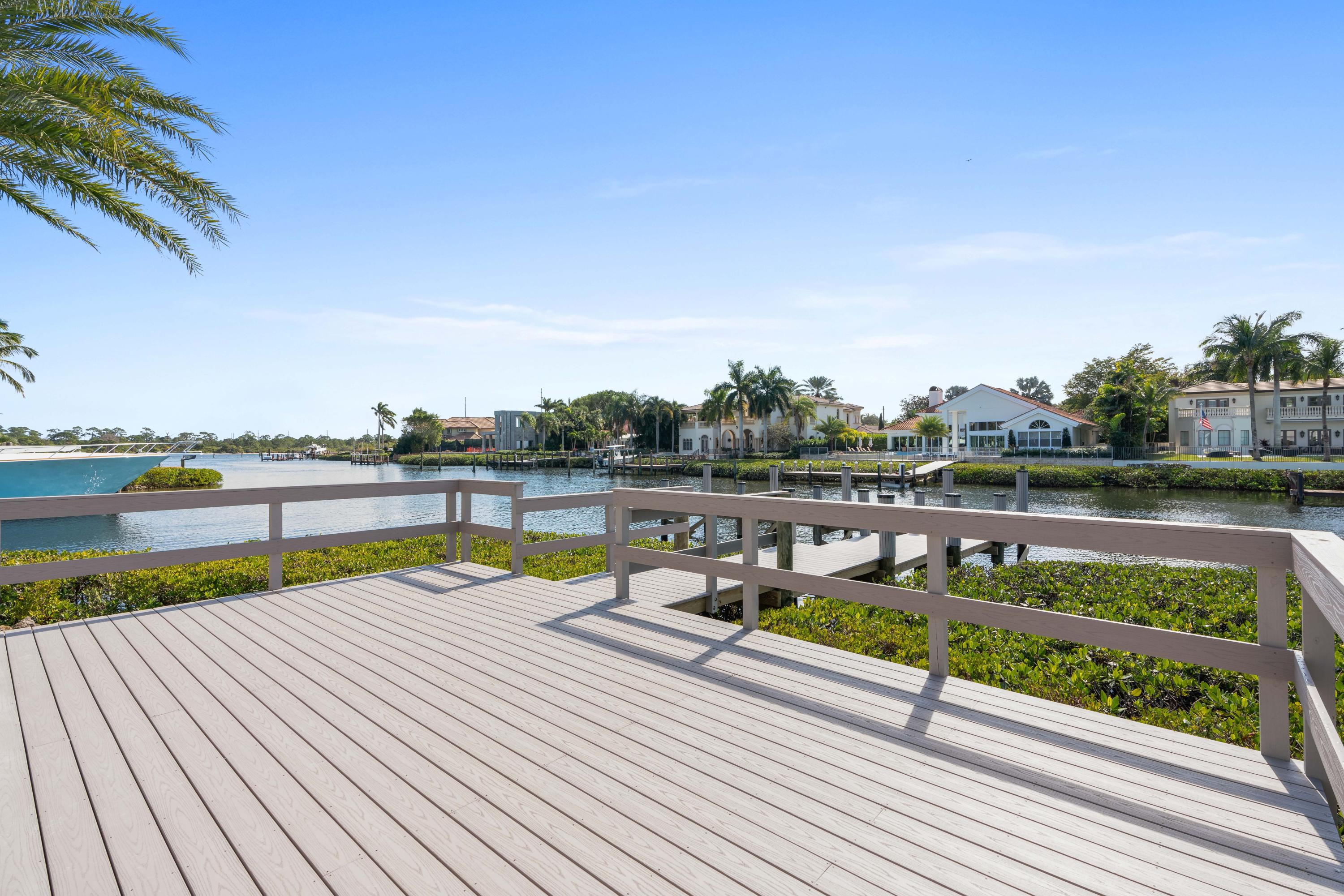 ADMIRALS COVE - Residential