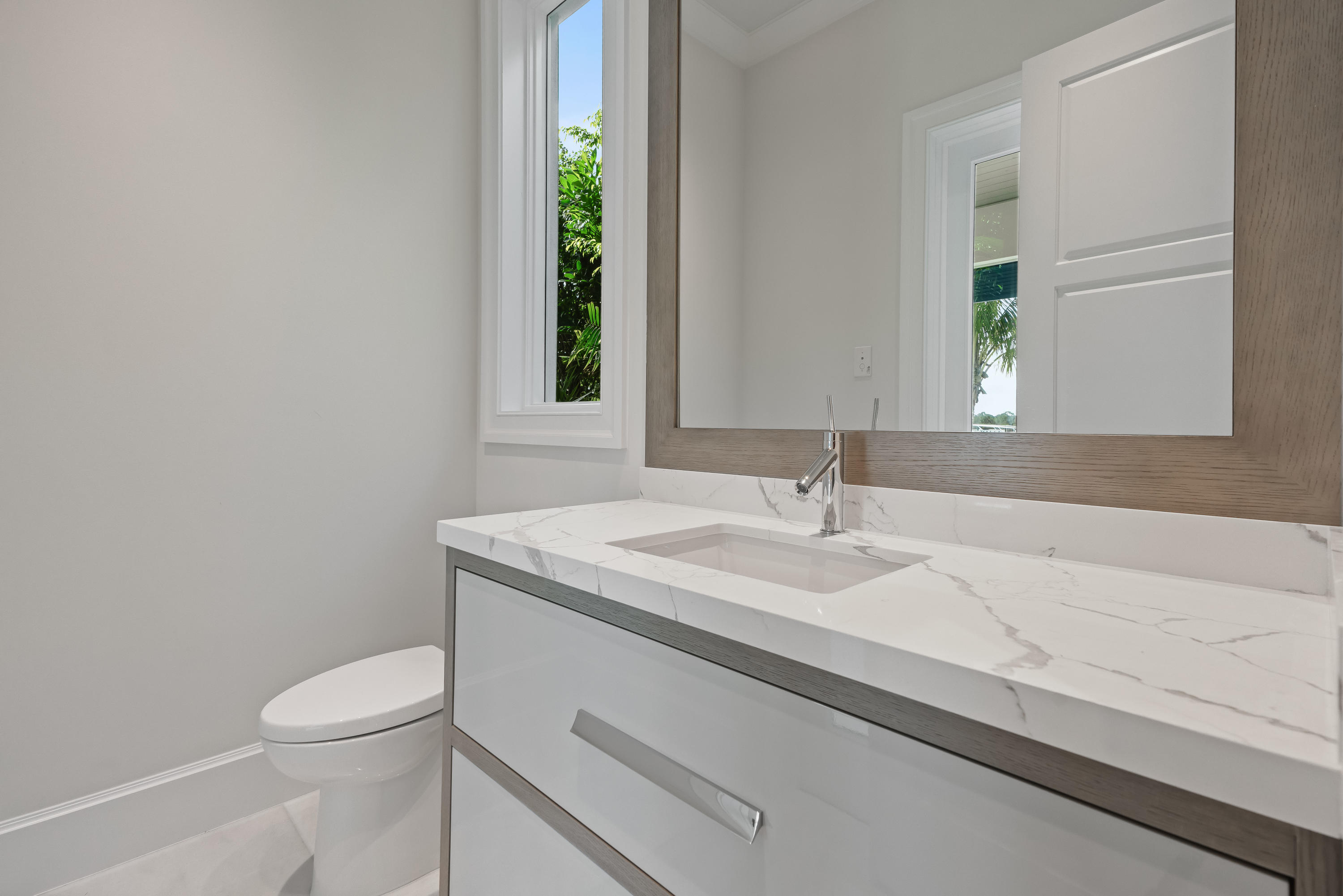 ADMIRALS COVE - Residential