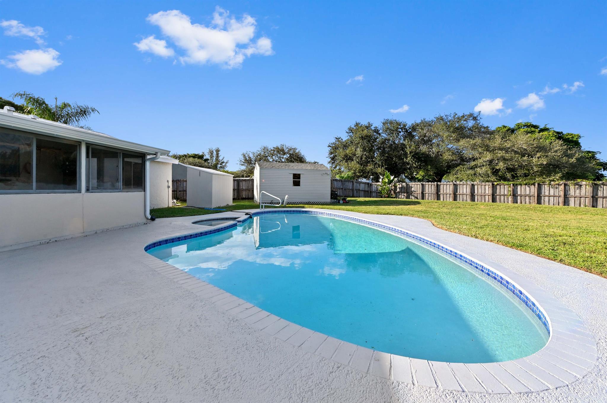 COUNTERPOINT ESTATES - Residential