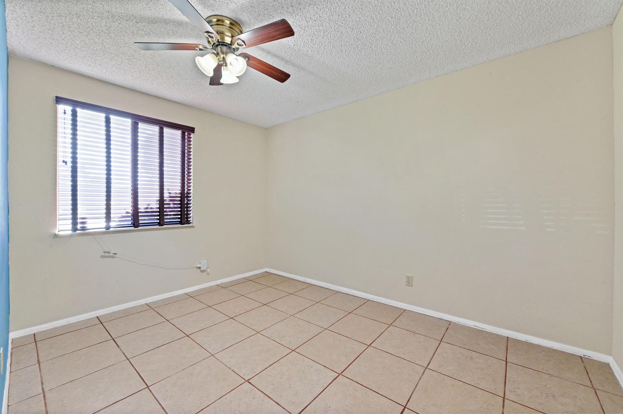 COUNTERPOINT ESTATES - Residential