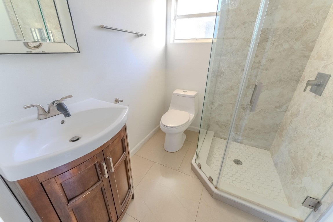 HOLLYWOOD LITTLE RANCHES - Residential