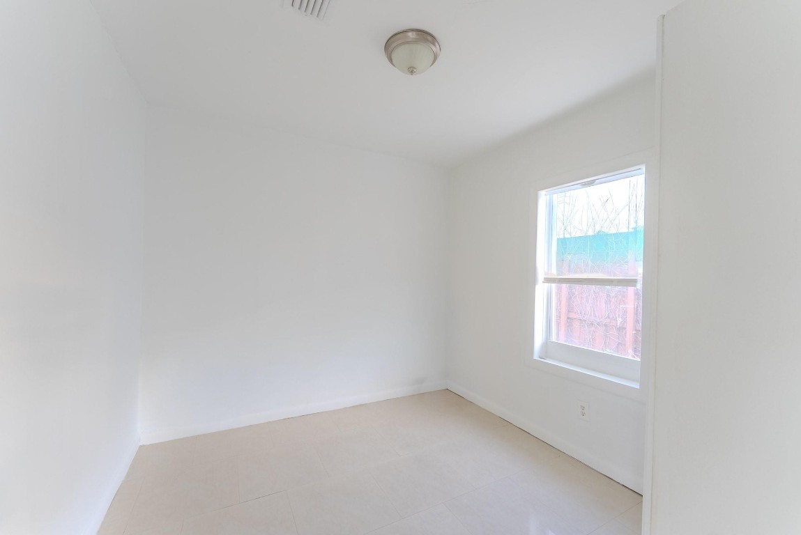 HOLLYWOOD LITTLE RANCHES - Residential